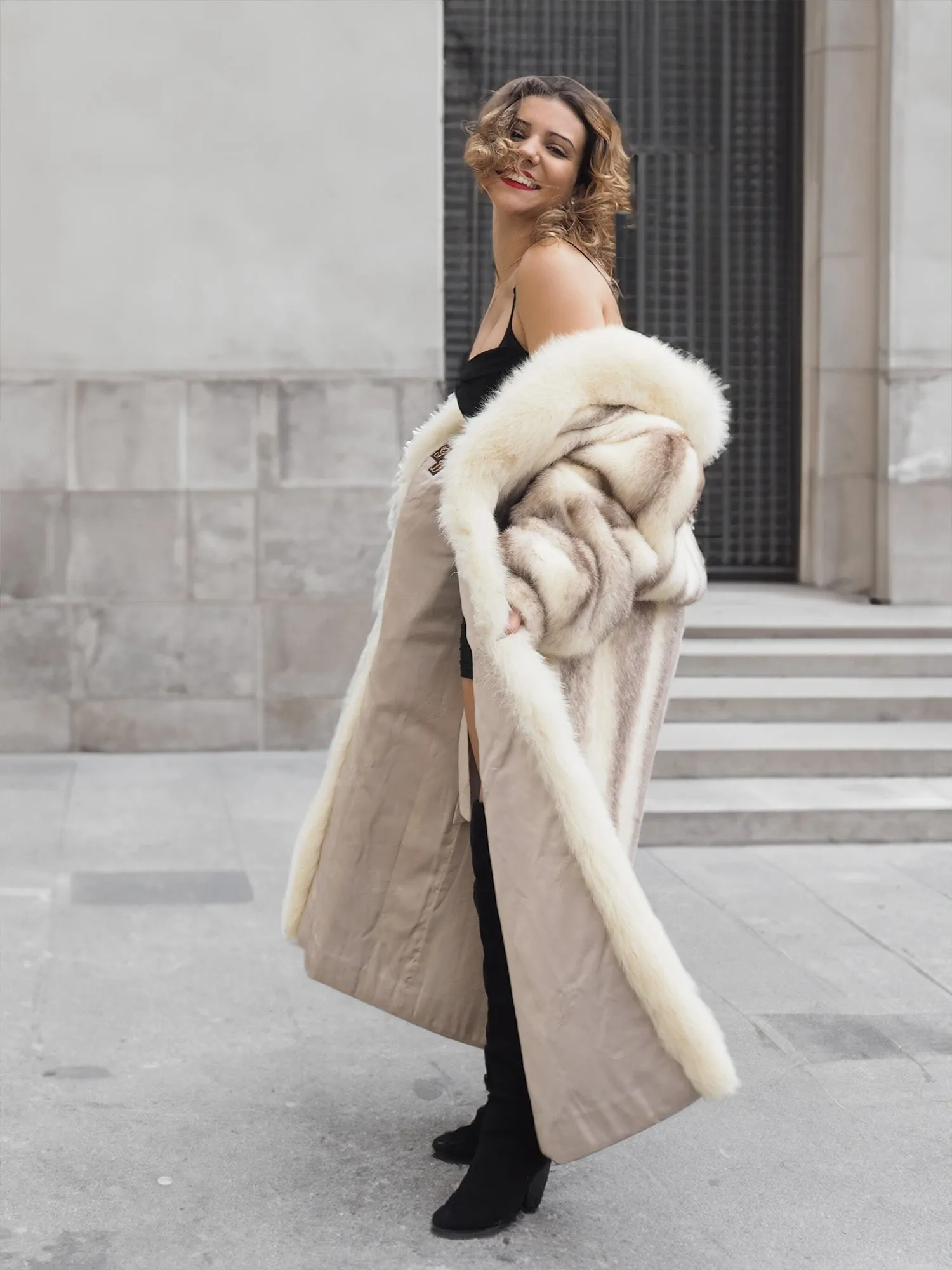 Brown Cross Mink Coat With fox Tuxedo Collar M