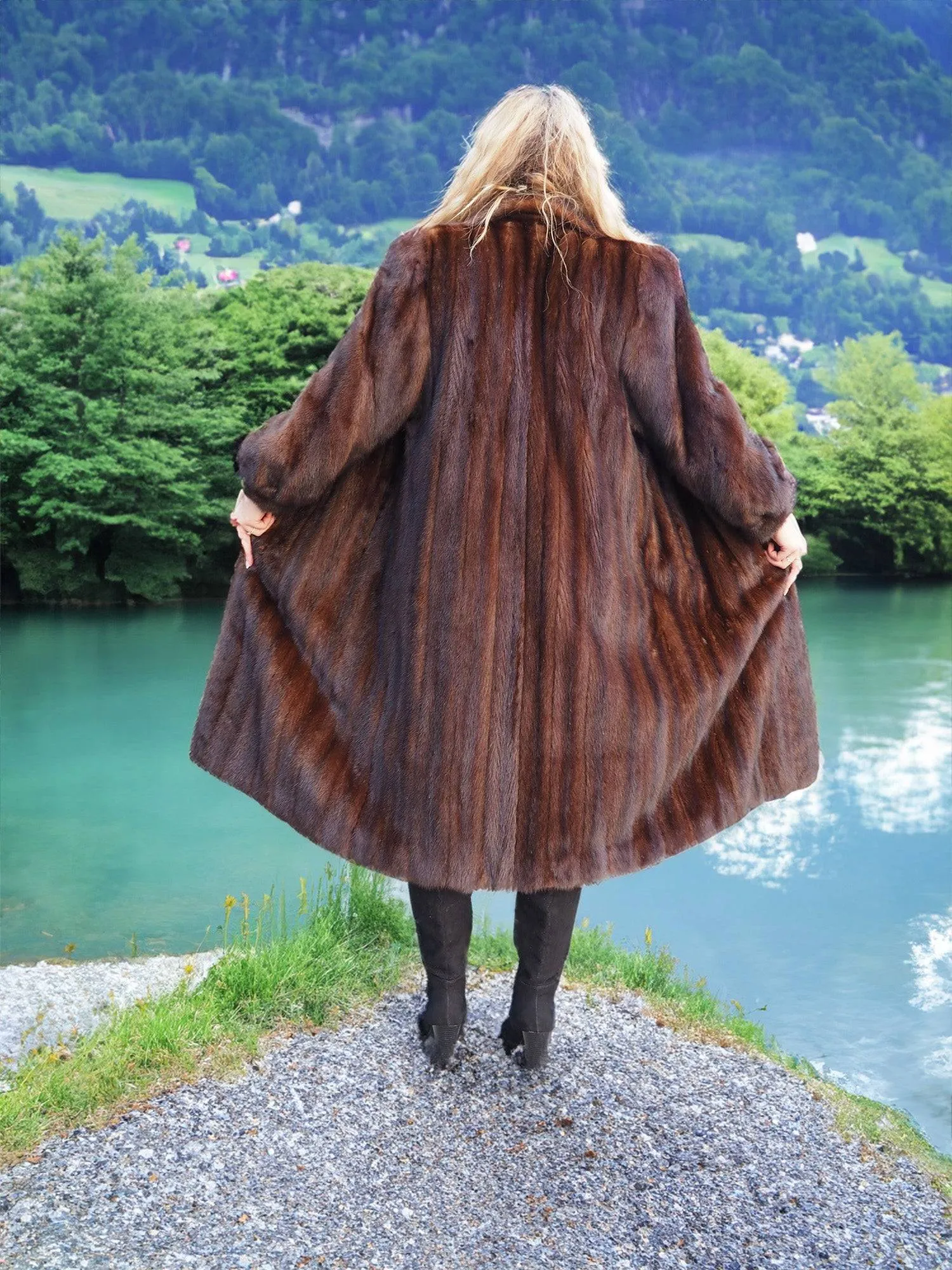 Dark Mahogany Brown Vintage Mink Fur Coat Coats M P