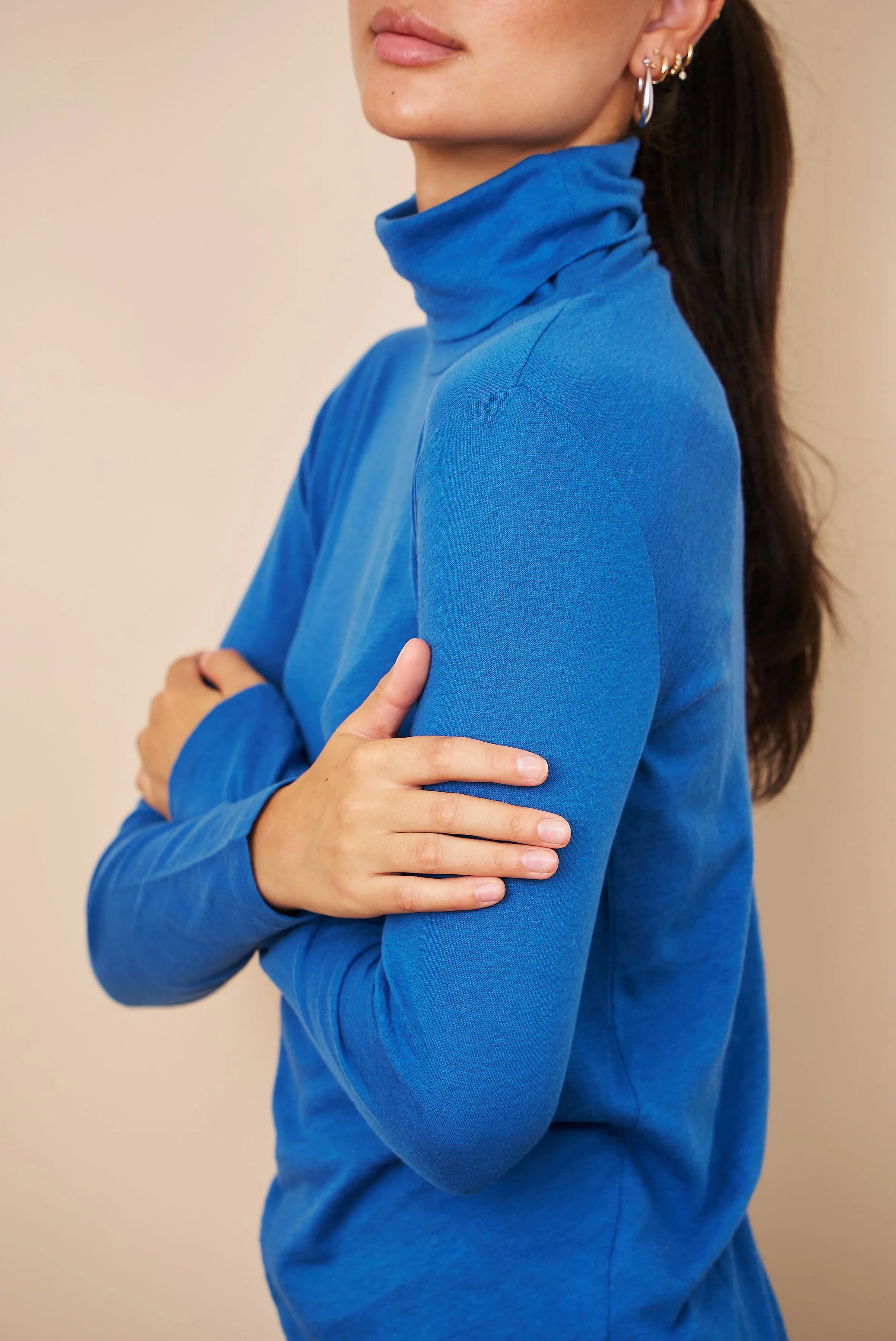 Majestic Cotton/Cashmere Long Sleeve Turtleneck in Bleu Roi/Royal Blue