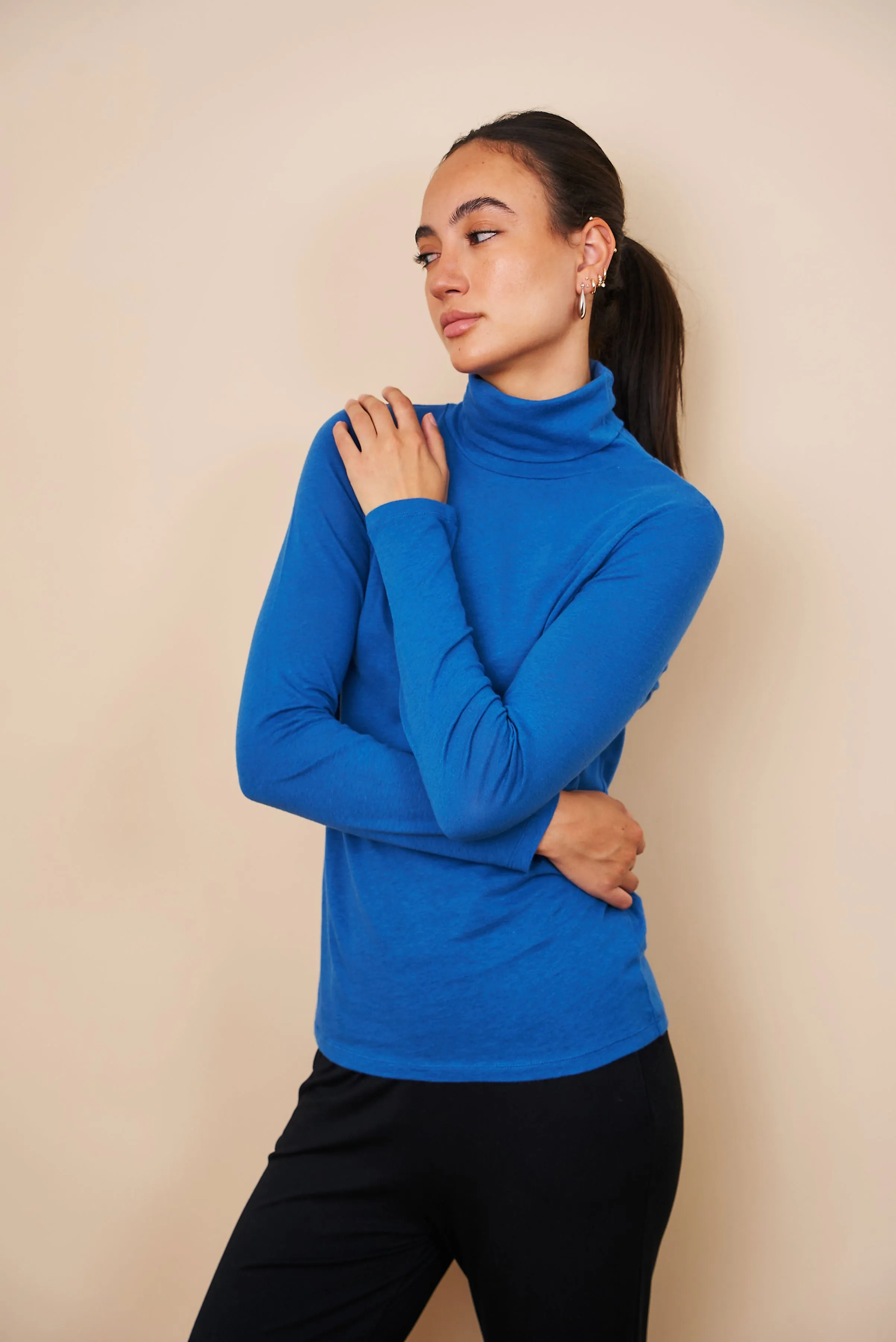 Majestic Cotton/Cashmere Long Sleeve Turtleneck in Bleu Roi/Royal Blue