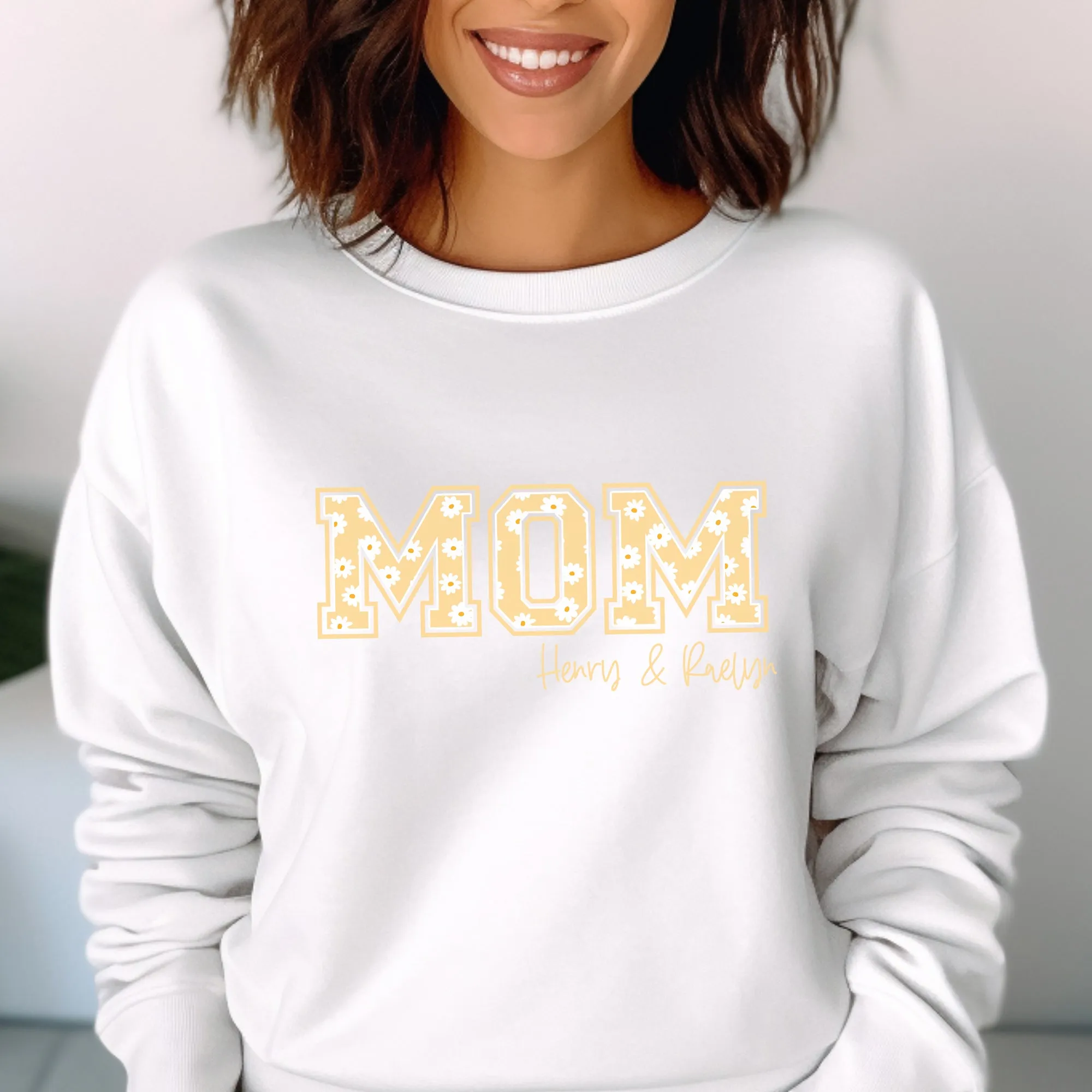 MOM Yellow Daisy -  PERSONALIZED HOODIE/CREWNECK