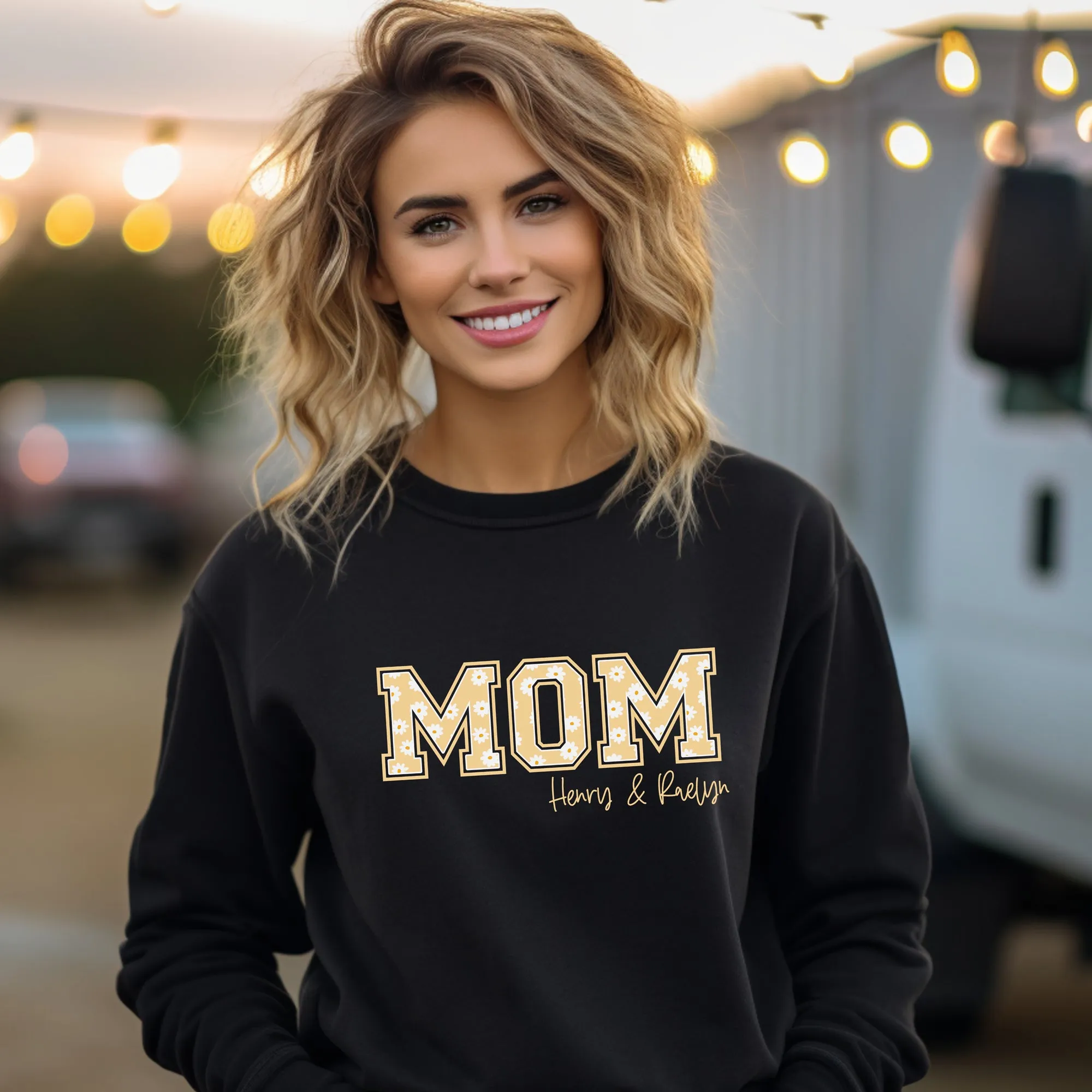 MOM Yellow Daisy -  PERSONALIZED HOODIE/CREWNECK