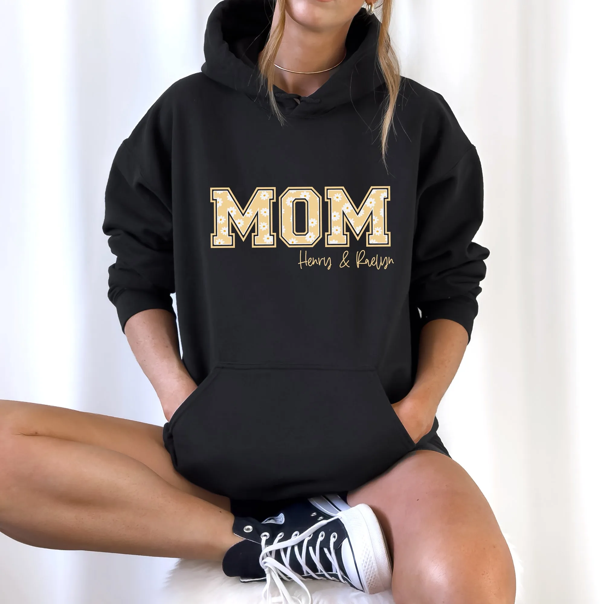 MOM Yellow Daisy -  PERSONALIZED HOODIE/CREWNECK