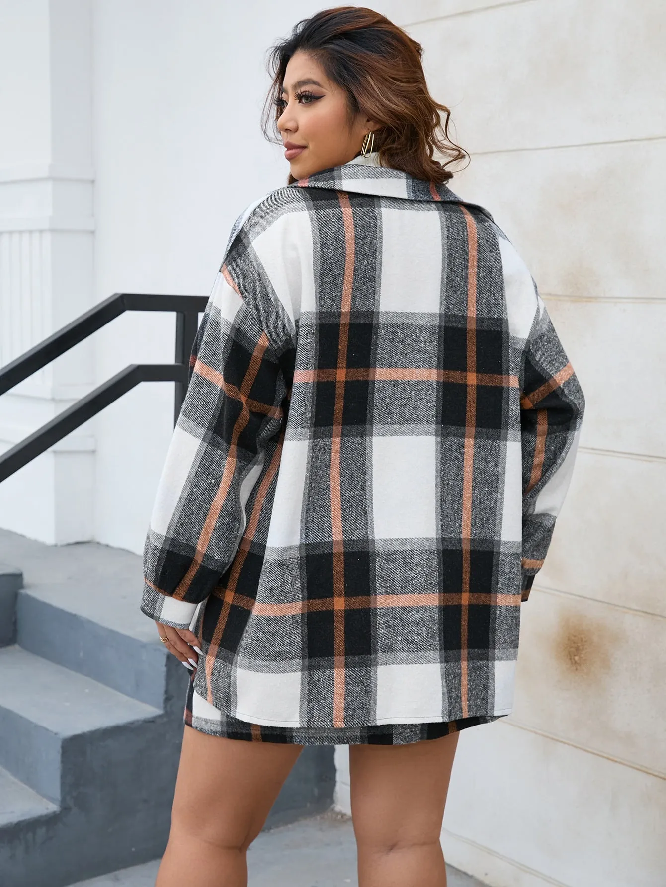 Plus Plaid Print Drop Shoulder Flap Pocket Coat Skirt