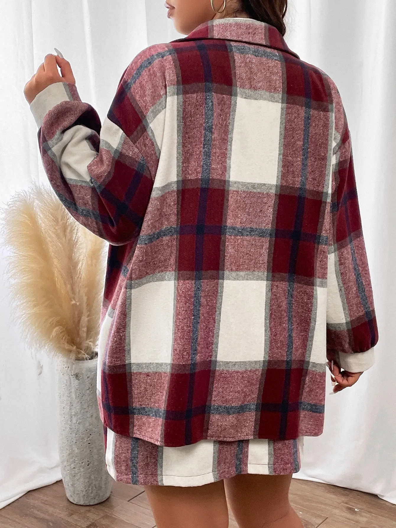 Plus Plaid Print Drop Shoulder Flap Pocket Coat Skirt